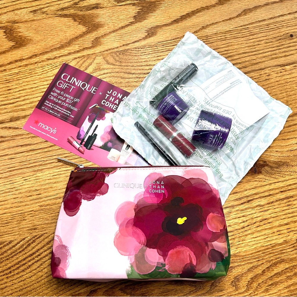 Clinique Jonathan Cohen Gift Near! Factory sealed